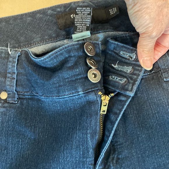 Torrid dark wash high-rise stretchy jeggings, size 20t - Picture 9 of 13